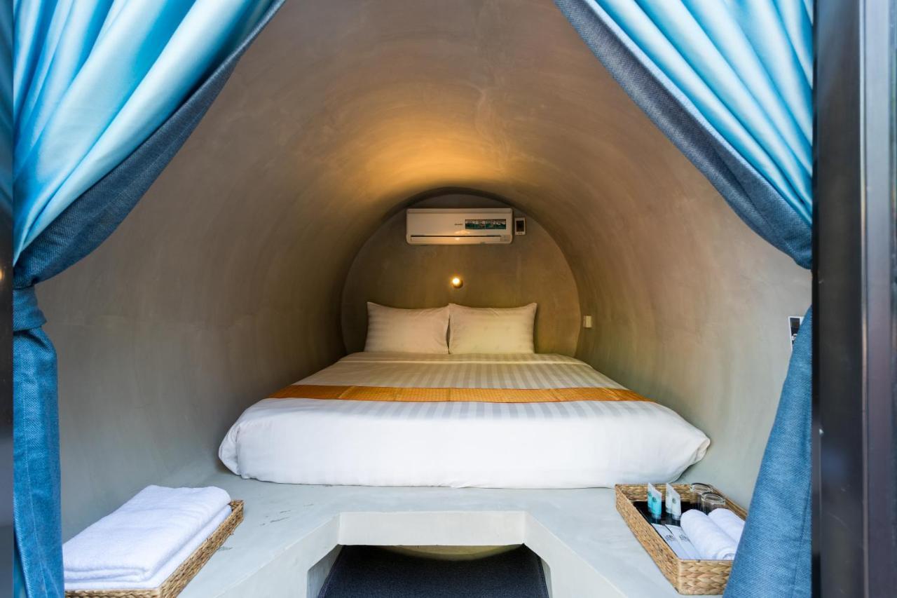 White Rabbit Hostelシェムリアップ エクステリア 写真